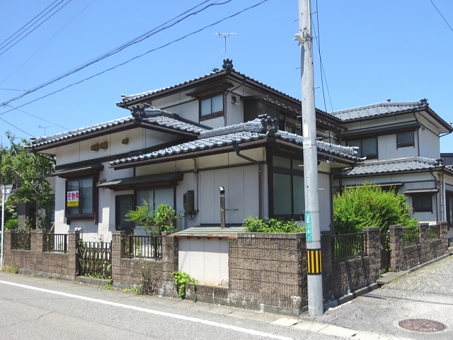 山居町売家